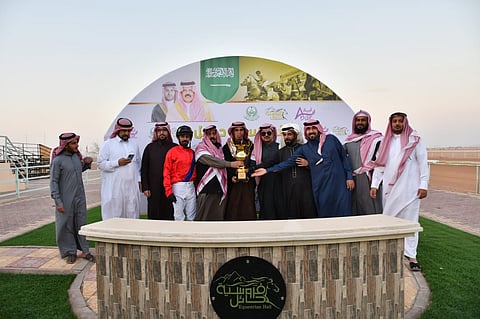 "شقراء حائل" تتوج بكأس حفل ميدان الفروسية الرابع