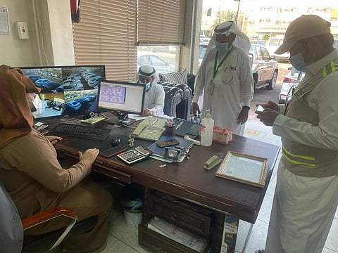 جولات مشتركة بين "النقل " والتوطين على مكاتب تأجير السيارات بنجران وشرورة وحبونا