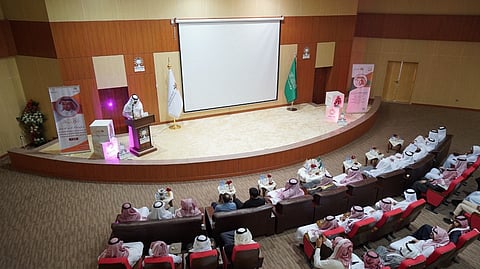 بالصور .. "المطيري" يكرّم "تنمية الأفلاج" في اليوم العالمي للتطوع