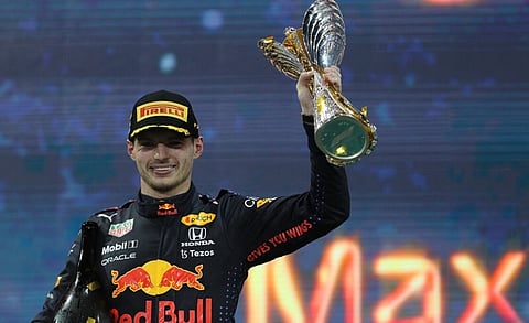 فيرستابن سائق ريد بول يفوز بجائزة أبوظبي ويتوج بلقب بطل العالم للفورمولا-1