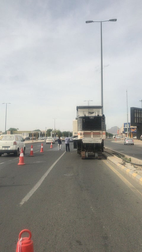 أمين العاصمة المقدسة يوجّه بسرعة التدخل لإعادة تأهيل طريق "إشارة كودو"