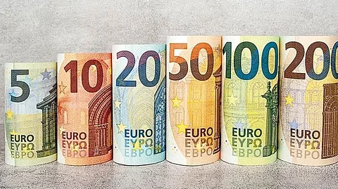 رغم نجاحاته.. اليورو يكمل عامه العشرين دون أن يحظى بإجماع الأوروبيين
