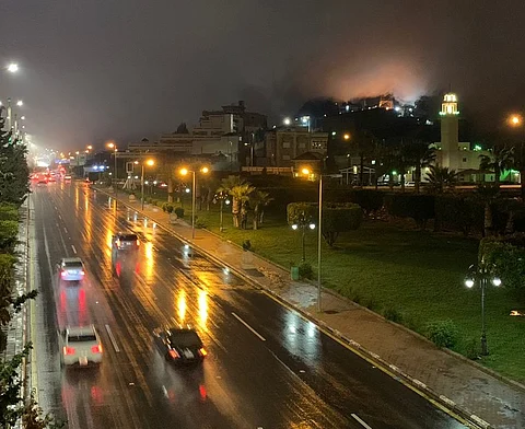 "الهدا" تبللها الأمطار.. مناظر ليلية خلابة وهدوء جميل وسط أجواء شتوية