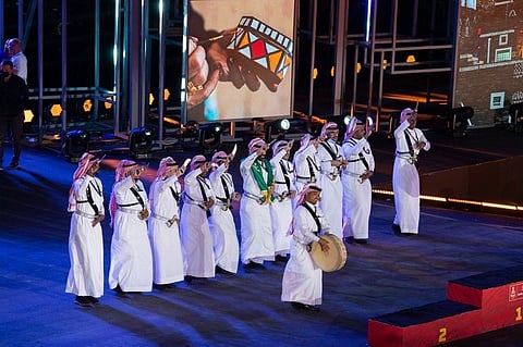 تحت تأثير الطبول والدف.. 70 جنسية تقع في غرام الفلكلور الشعبي السعودي