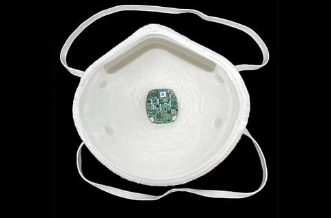 ابتكار كمامة تحميك من "كورونا" وتنقذك من الأزمات القلبية