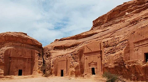 "العلا".. عندما يمتزج جمال الطبيعة والأنشطة السياحية المُبتكرة