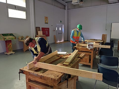 "الفحص المهني" يواصل اختباراته بالمعهد الصناعي الثانوي بالوجه