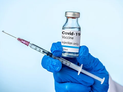 يعطَى على 3 جرعات.. لقاح فرنسي يثبت فاعلية كاملة أمام كورونا