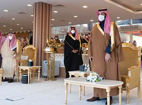 نيابةً عن الملك.. ولي العهد يرعى الحفل الختامي لمهرجان الملك عبدالعزيز للإبل