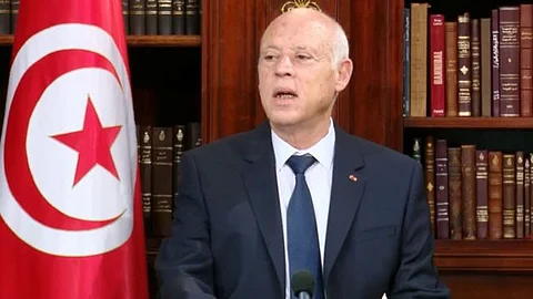 الرئيس التونسي يحل المجلس الأعلى للقضاء
