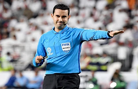 المكسيكي "سيزار راموس" يقود مواجهة الهلال وتشيلسي