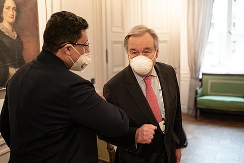 "ابن مبارك" جدد تأكيد تعاطي الحكومة الشرعية مع السلام