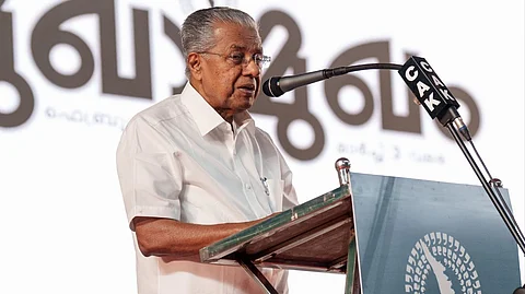 'അമ്മാതിരി കമന്റൊന്നും വേണ്ട'; നന്ദി പറഞ്ഞ അവതാരകയോട് ക്ഷുഭിതനായി മുഖ്യമന്ത്രി