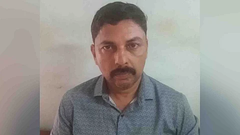 Bribe for teacher re-appointment; Secretariat official arrested