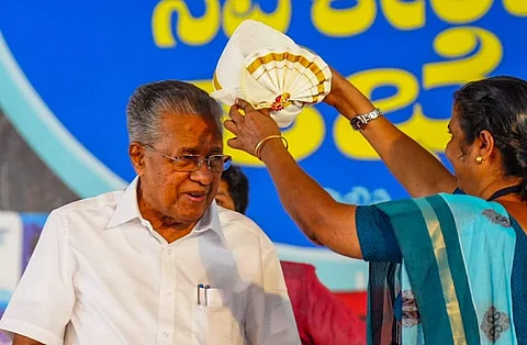 നവകേരള സദസിനിടെ പിണറായി വിജയനെ സ്വീകരിക്കുന്നു/ ഫെയസ്ബുക്ക്