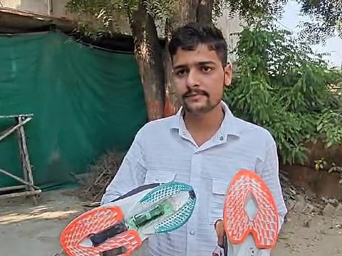 गांव के लड़के ने बनाए ऐसे जूते जो महिलाओं की सुरक्षा में आऐंगे काम