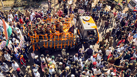 शहीद जवान करमजीत सिंह की अंतिम यात्रा में उमड़ा हजारीबाग शहर