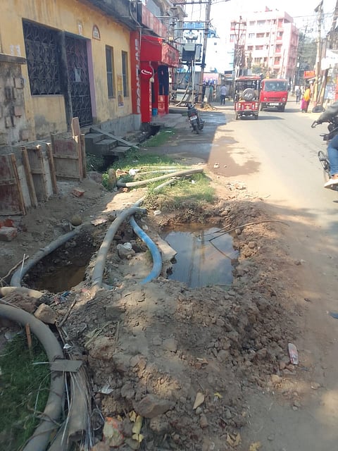 आसनसोल शहर की धड़कन एसबी गोराई रोड बन गया है कूड़ा गोदाम