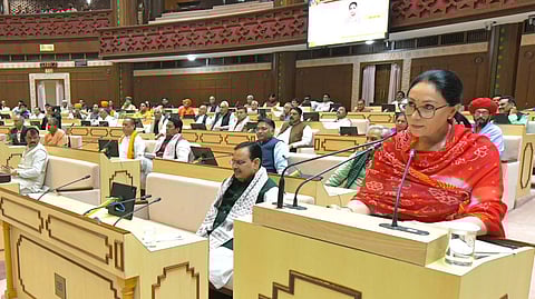 राजस्थान विधानसभा में वित्त वर्ष 2025-26 के लिए बजट पेश करतीं उप मुख्यमंत्री एवं वित्त मंत्री दिया कुमारी
