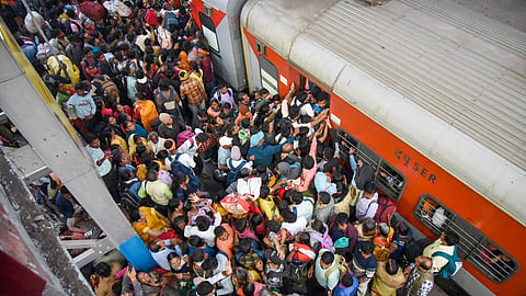 श्रावणी मेले में पूर्व रेलवे की उपलब्धि, तारकेश्वर और सेवड़ाफुली स्टेशनों पर बढ़े यात्री और राजस्व
