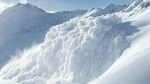 Uttarakhand Avalanche: 10 मजदूरों को बचाया गया, 47 अब भी लापता