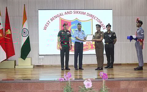एनसीसी प्रशिक्षण संस्थान (क्लब हाउस) में, पश्चिम बंगाल और सिक्किम निदेशालय के अतिरिक्त निदेशक जनरल मेजर जनरल विवेक त्यागी और मुख्य अतिथि एयर वाइस मार्शल पीवीएस नारायण की उपस्थिति में आयोजित कार्यक्रम