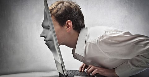 क्या है Internet Addiction Disorder ? इससे कैसे बचें ?