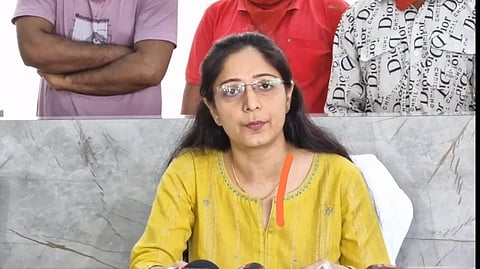 संवाददाताओं को संबोधित करती डीआईजी साइबर अंजलि सिंह