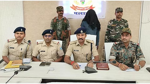 पलामू में एक लाख का इनामी नक्सली गिरफ्तार