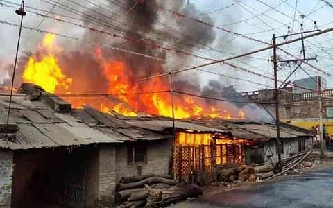 आरा मिल में भीषण आग, लाखों की लकड़ियां जलकर राख