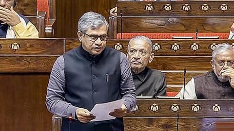 हावड़ा के प्लेटफार्म नंबर 15 का काम पूरा, 16 और 24 का है जारी : रेलमंत्री