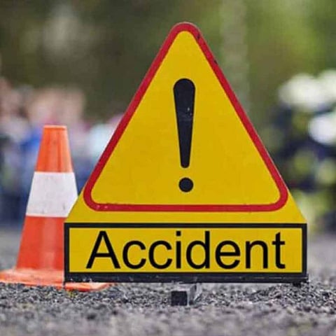 डायमंड हार्बर : तेज रफ्तार कार की टक्कर से
हुई किशोरी की मौत