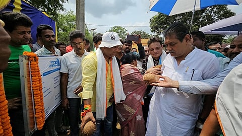 vidhayak ne kiya sarak nirman ka shilanyas