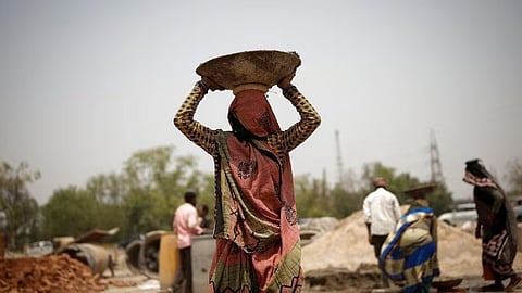 अधिक तापमान में ज्यादा परिश्रम करने से बचें