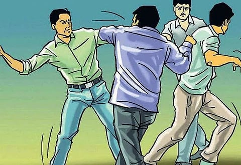 मारपीट का सांकेतिक फोटो