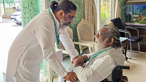 पिता शिबू सोरेन के साथ सीएम हेमंत सोरेन