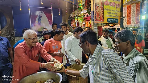 खड़दह के महावीर पूजा में शामिल हुए शोभनदेव
