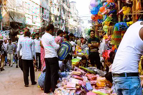kolkata, hawkers, newmarket, footpath