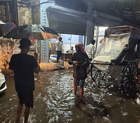 बारिश के बाद सड़कें हुई जलमग्न