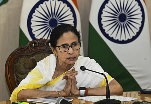 'काम पर लौंटे... सरकार आपकी सैलरी बचाएगी', टीचरों से ममता बनर्जी ने की अपील