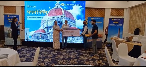 सन्मार्ग और थॉमस कुक के ग्रैंड ट्रैवल मेला में उमड़ी पर्यटकों की भारी भीड़