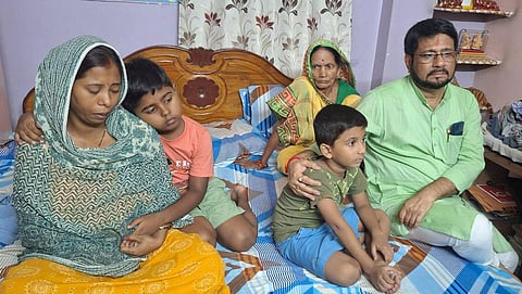 बीएसएफ जवान पी. के. साव का परिवार (फाइल फोटो)