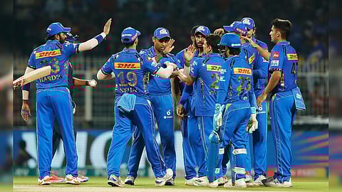 प्लेऑफ की प्रबल दावेदार मुंबई का सामना गुजरात से