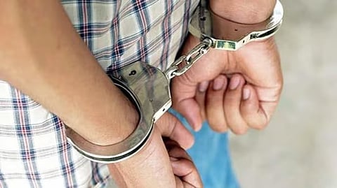 पत्नी की शराब पीने की आदत से परेशान बंगाली बाबू ने कर दी हत्या