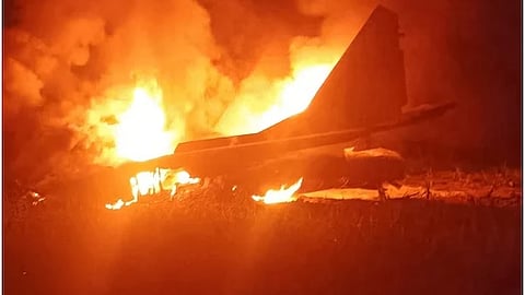 मिदनापुर शहर में बहुमंजिला सुपरमार्केट में लगी आग