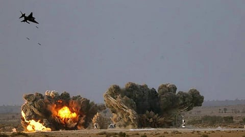 पाकिस्तान पर एयरस्ट्राइक : राजनीतिक पार्टियों ने किया समर्थन