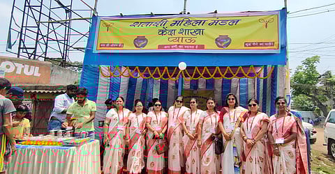 प्याऊ उद्घाटन मौके पर उपस्थित संगठन की पदाधिकारी