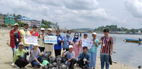 जेएनआरएम वनस्पति विज्ञान के छात्रों ने फोरशोर बिच की सफाई की