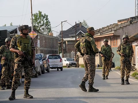 शोपियां में 3 आतंकी ढेर, मुठभेड़ जारी