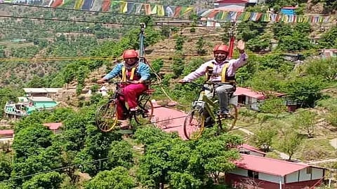 भारी पर्यटन के मौसम में डुआर्स के पर्यटन केंद्रों में पर्यटक शून्य, रोजगार की चिंता में डूबे पर्यटन कारोबारी